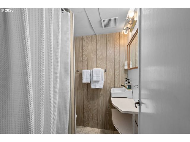 85 Nw SLERET Ave, Gresham, OR 97030