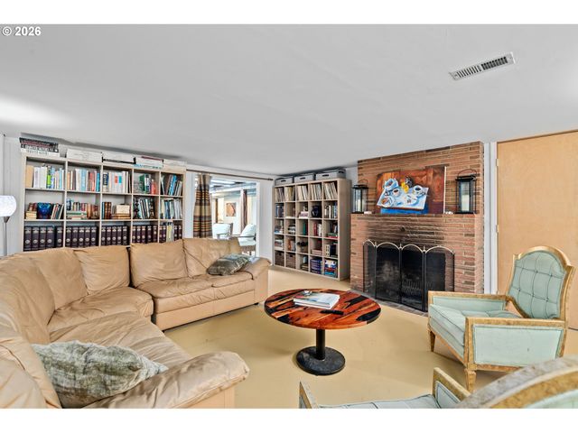85 Nw SLERET Ave, Gresham, OR 97030