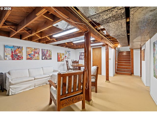 85 Nw SLERET Ave, Gresham, OR 97030