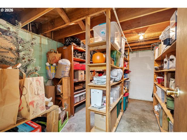 85 Nw SLERET Ave, Gresham, OR 97030