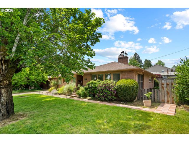 85 Nw SLERET Ave, Gresham, OR 97030