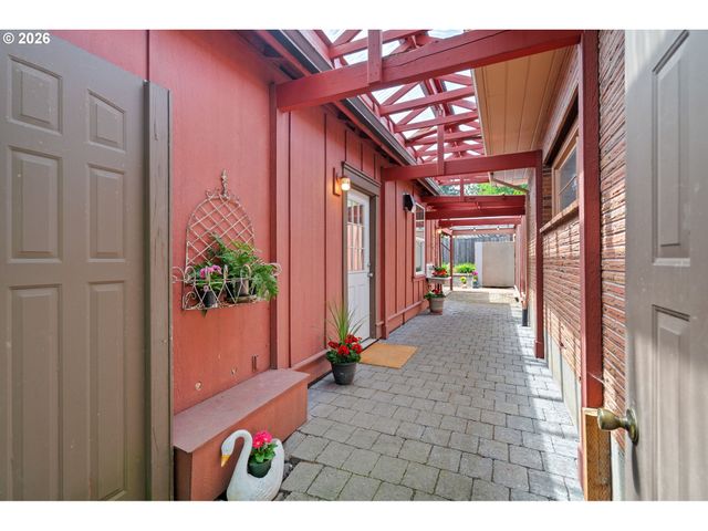 85 Nw SLERET Ave, Gresham, OR 97030
