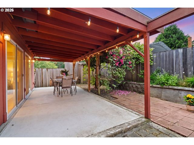 85 Nw SLERET Ave, Gresham, OR 97030