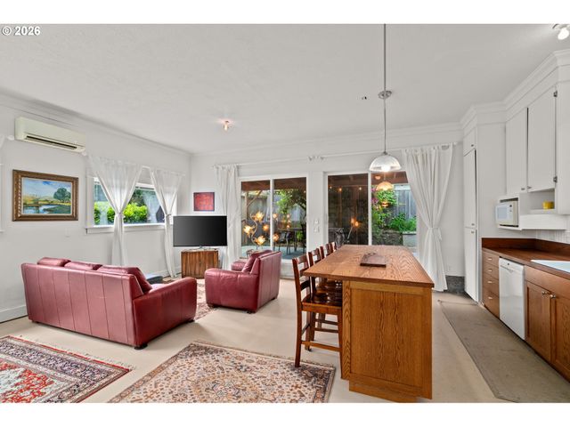 85 Nw SLERET Ave, Gresham, OR 97030