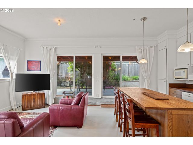 85 Nw SLERET Ave, Gresham, OR 97030