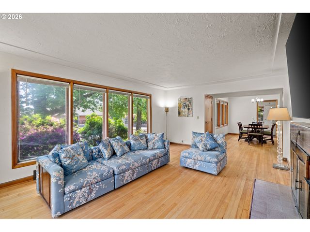 85 Nw SLERET Ave, Gresham, OR 97030