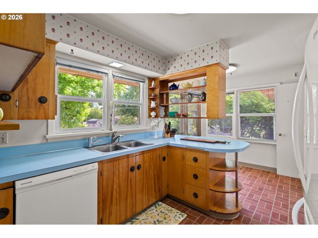85 Nw SLERET Ave, Gresham, OR 97030