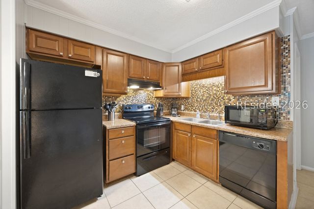 40 Folly Field Rd Apt B6, Hilton Head Island, SC 29928