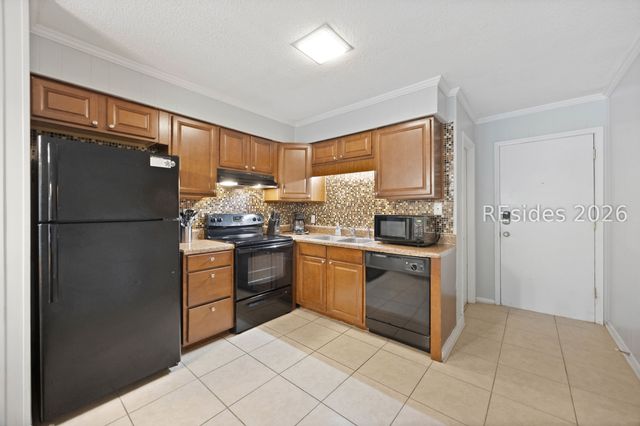 40 Folly Field Rd Apt B6, Hilton Head Island, SC 29928