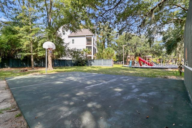 40 Folly Field Rd Apt B6, Hilton Head Island, SC 29928