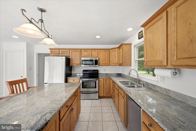 13732 HARPERS FERRY RD, Hillsboro, VA 20132