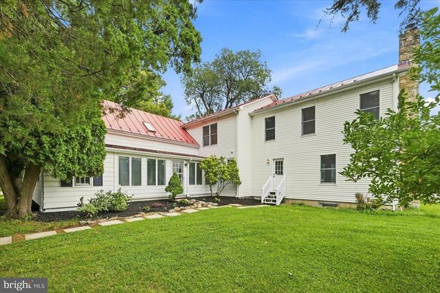 13732 HARPERS FERRY RD, Hillsboro, VA 20132