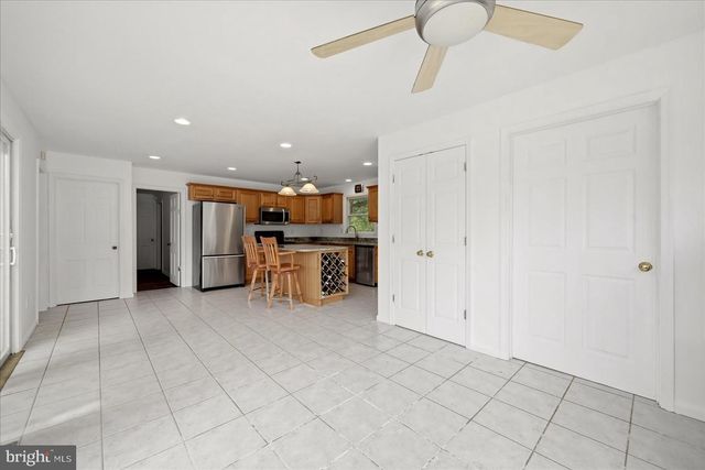 13732 HARPERS FERRY RD, Hillsboro, VA 20132