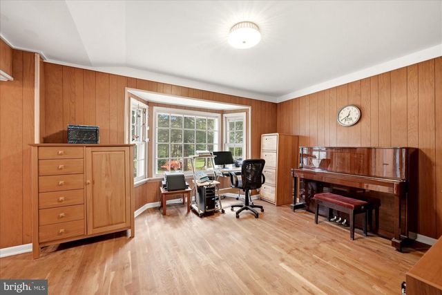 13732 HARPERS FERRY RD, Hillsboro, VA 20132