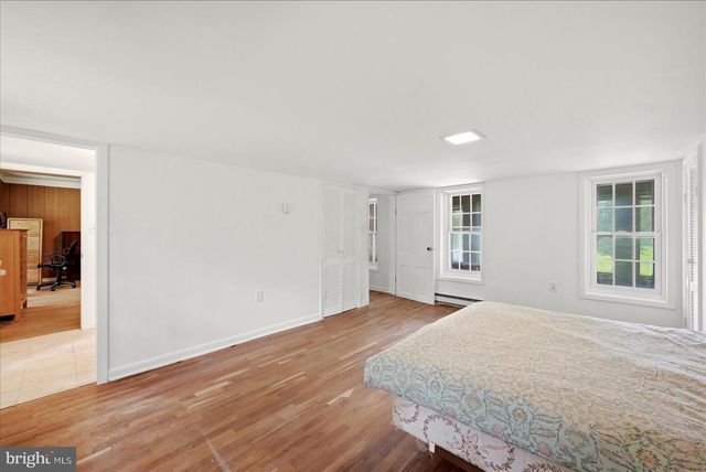 13732 HARPERS FERRY RD, Hillsboro, VA 20132