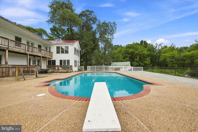 13732 HARPERS FERRY RD, Hillsboro, VA 20132