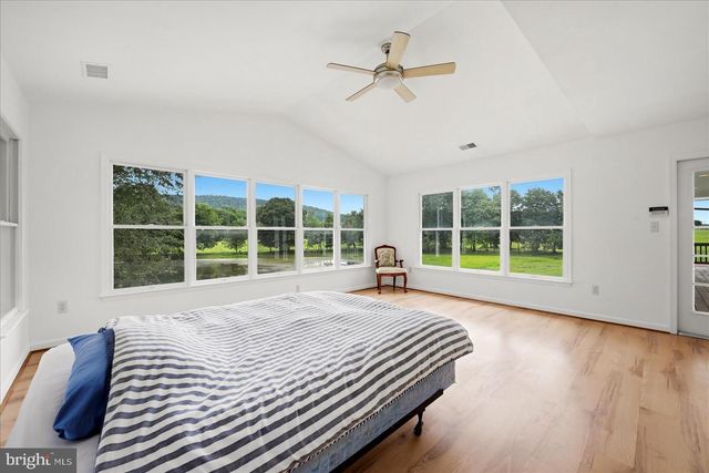 13732 HARPERS FERRY RD, Hillsboro, VA 20132