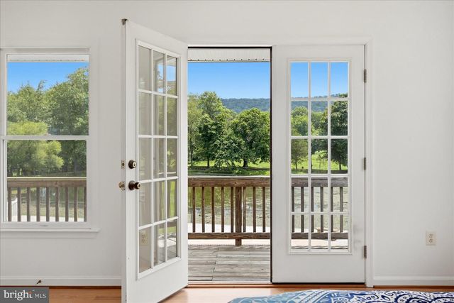 13732 HARPERS FERRY RD, Hillsboro, VA 20132