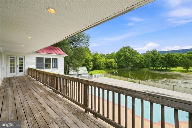 13732 HARPERS FERRY RD, Hillsboro, VA 20132