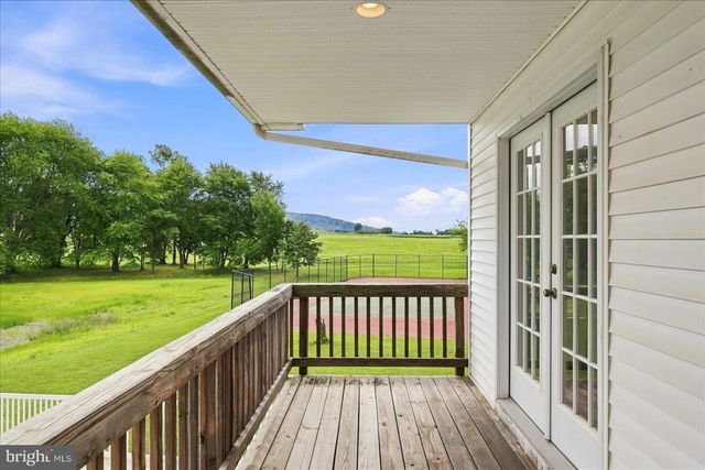 13732 HARPERS FERRY RD, Hillsboro, VA 20132