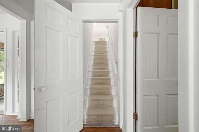 13732 HARPERS FERRY RD, Hillsboro, VA 20132