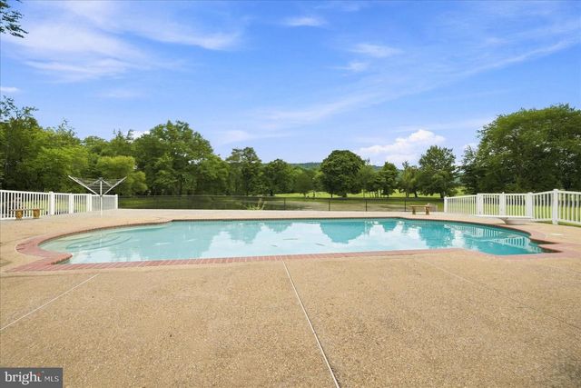 13732 HARPERS FERRY RD, Hillsboro, VA 20132