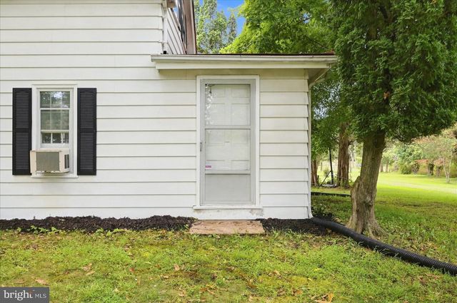 13732 HARPERS FERRY RD, Hillsboro, VA 20132