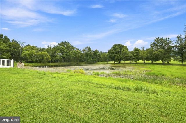 13732 HARPERS FERRY RD, Hillsboro, VA 20132