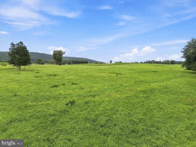 13732 HARPERS FERRY RD, Hillsboro, VA 20132