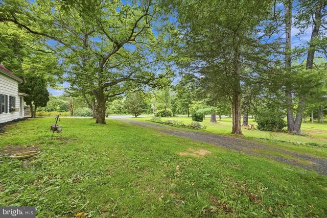 13732 HARPERS FERRY RD, Hillsboro, VA 20132