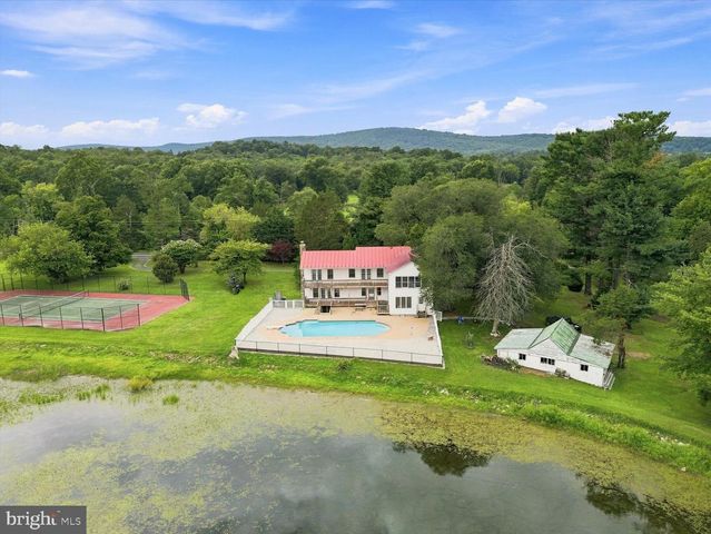 13732 HARPERS FERRY RD, Hillsboro, VA 20132