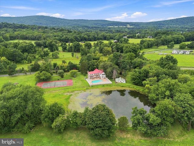 13732 HARPERS FERRY RD, Hillsboro, VA 20132