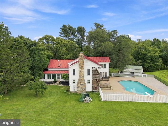 13732 HARPERS FERRY RD, Hillsboro, VA 20132