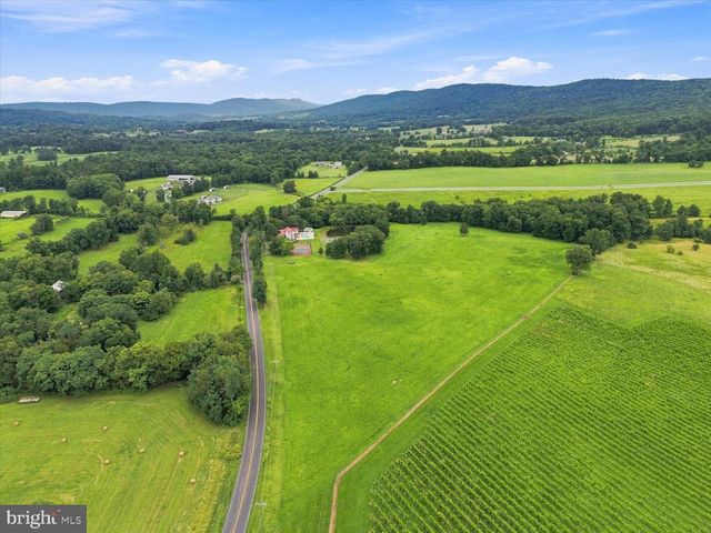 13732 HARPERS FERRY RD, Hillsboro, VA 20132