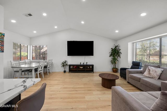 1324 Windermere Court, Palmdale, CA 93551