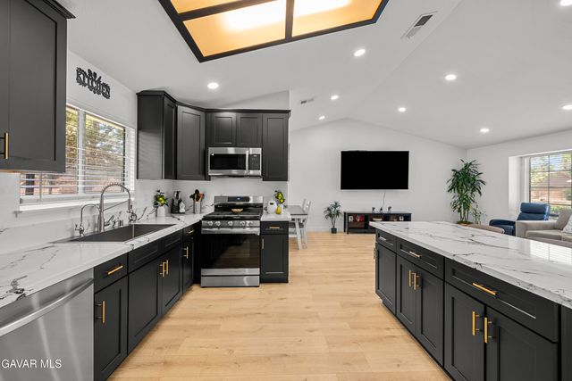 1324 Windermere Court, Palmdale, CA 93551