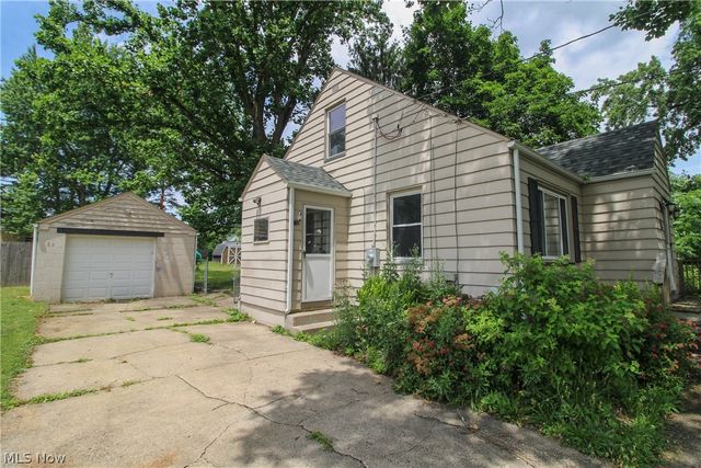 5172 5th Street, Poland, OH 44514