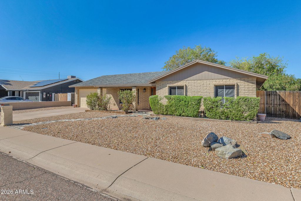 18628 N 7TH Drive, Phoenix, AZ 85027 — photo 2