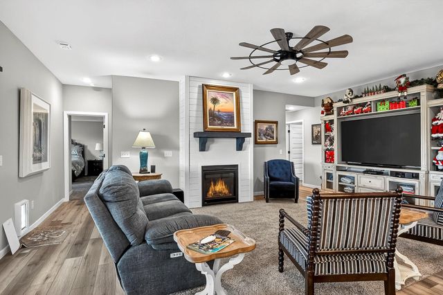 859 E Acacia Lane, Nixa, MO 65714