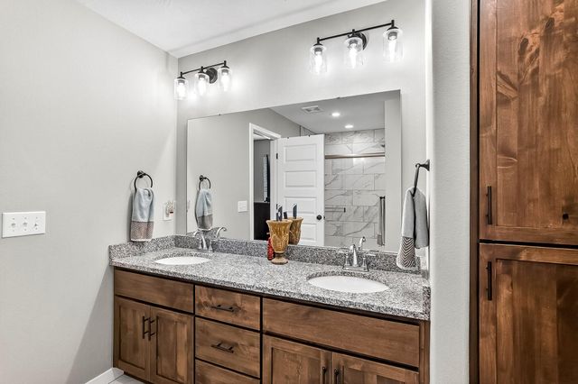 859 E Acacia Lane, Nixa, MO 65714