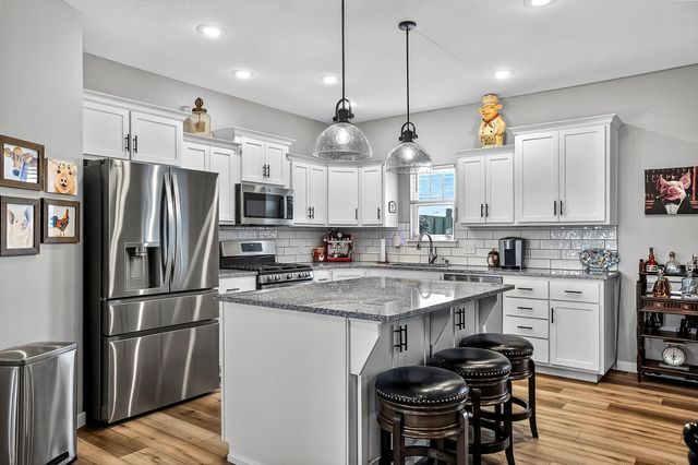 859 E Acacia Lane, Nixa, MO 65714