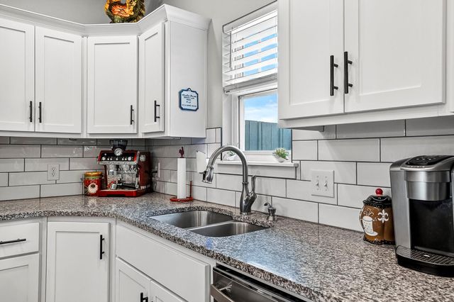 859 E Acacia Lane, Nixa, MO 65714