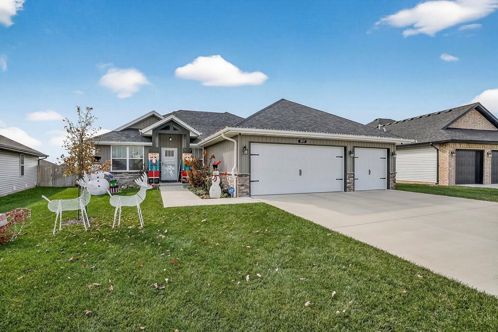 859 E Acacia Lane, Nixa, MO 65714