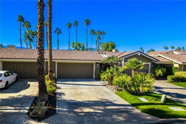 135 Blue River Drive, Palm Desert, CA 92211