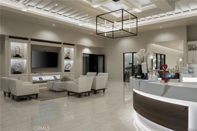 135 Blue River Drive, Palm Desert, CA 92211