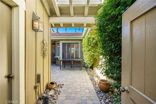 135 Blue River Drive, Palm Desert, CA 92211
