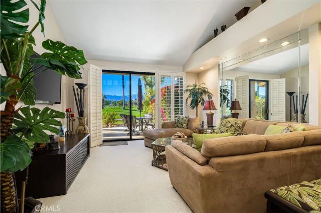 135 Blue River Drive, Palm Desert, CA 92211