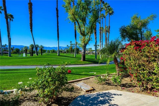 135 Blue River Drive, Palm Desert, CA 92211