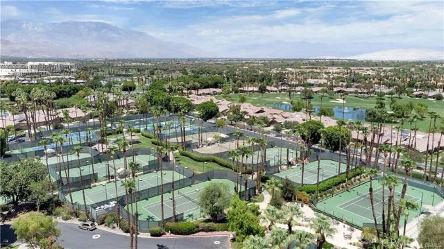 135 Blue River Drive, Palm Desert, CA 92211