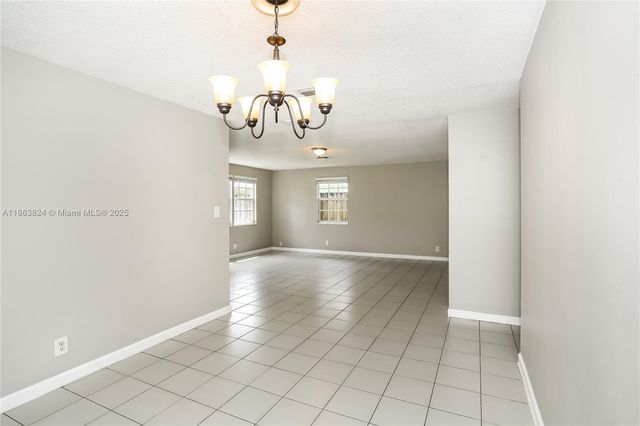 317 NW 49th St, Oakland Park, FL 33309
